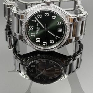 Patek Philippe Twenty~4 | 7300/1200A-011 | Sunburst olive green